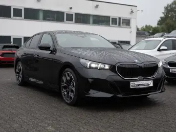 BMW 530e xDrive M Sport Pro_360_Pano_HUD_ACC