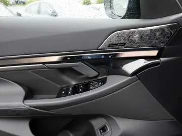 BMW 530e xDrive M Sport Pro_360_Pano_HUD_ACC