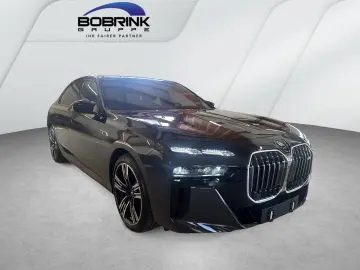BMW M760 e xDrive Hybrid Pano RFK PDC Surround View