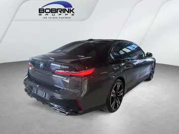 BMW M760 e xDrive Hybrid Pano RFK PDC Surround View