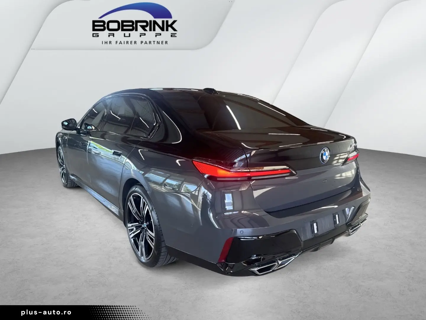 BMW M760 e xDrive Hybrid Pano RFK PDC Surround View