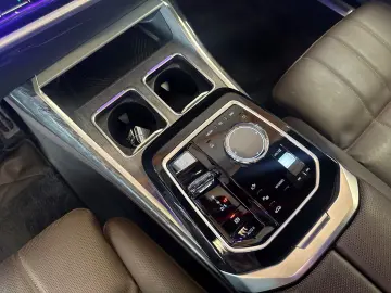 BMW M760 e xDrive Hybrid Pano RFK PDC Surround View