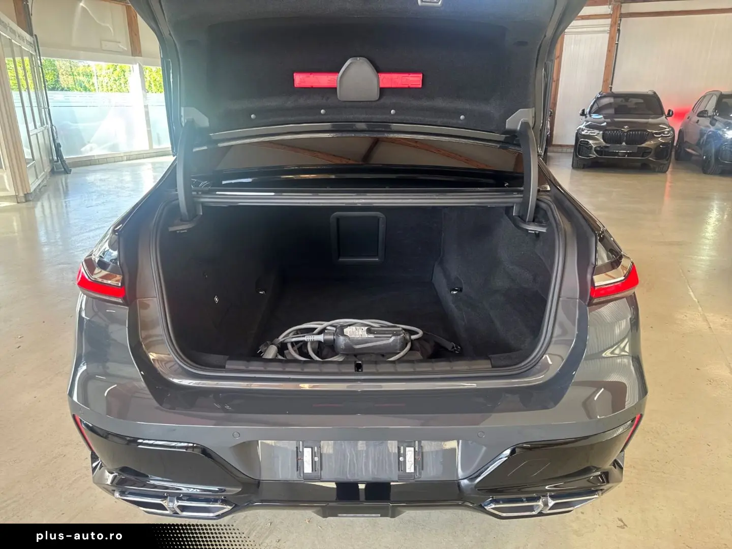 BMW M760 e xDrive Hybrid Pano RFK PDC Surround View