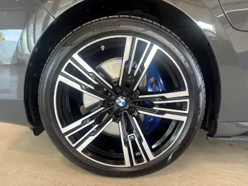 BMW M760 e xDrive Hybrid Pano RFK PDC Surround View