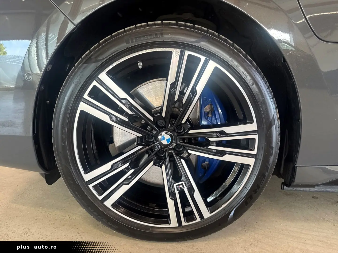 BMW M760 e xDrive Hybrid Pano RFK PDC Surround View