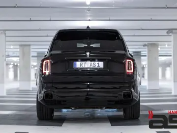 ROLLS ROYCE Cullinan BlackBadge Series II Starlight Bespoke