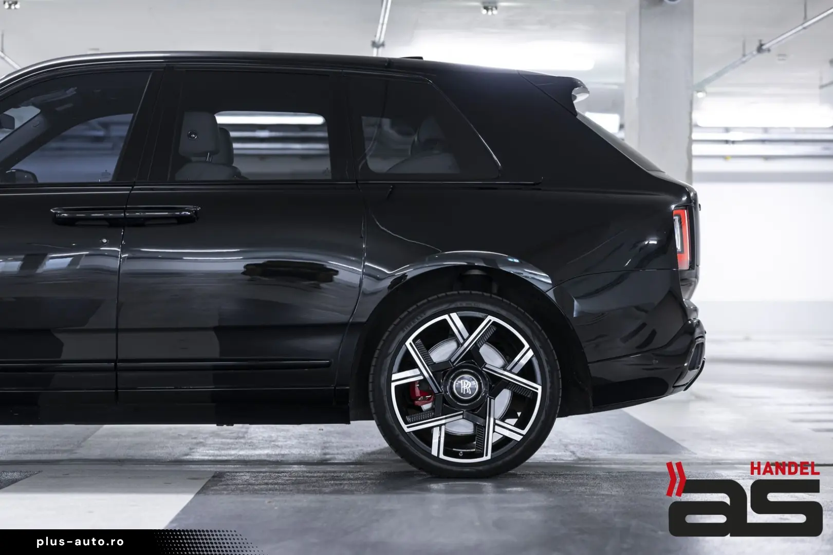 ROLLS ROYCE Cullinan BlackBadge Series II Starlight Bespoke