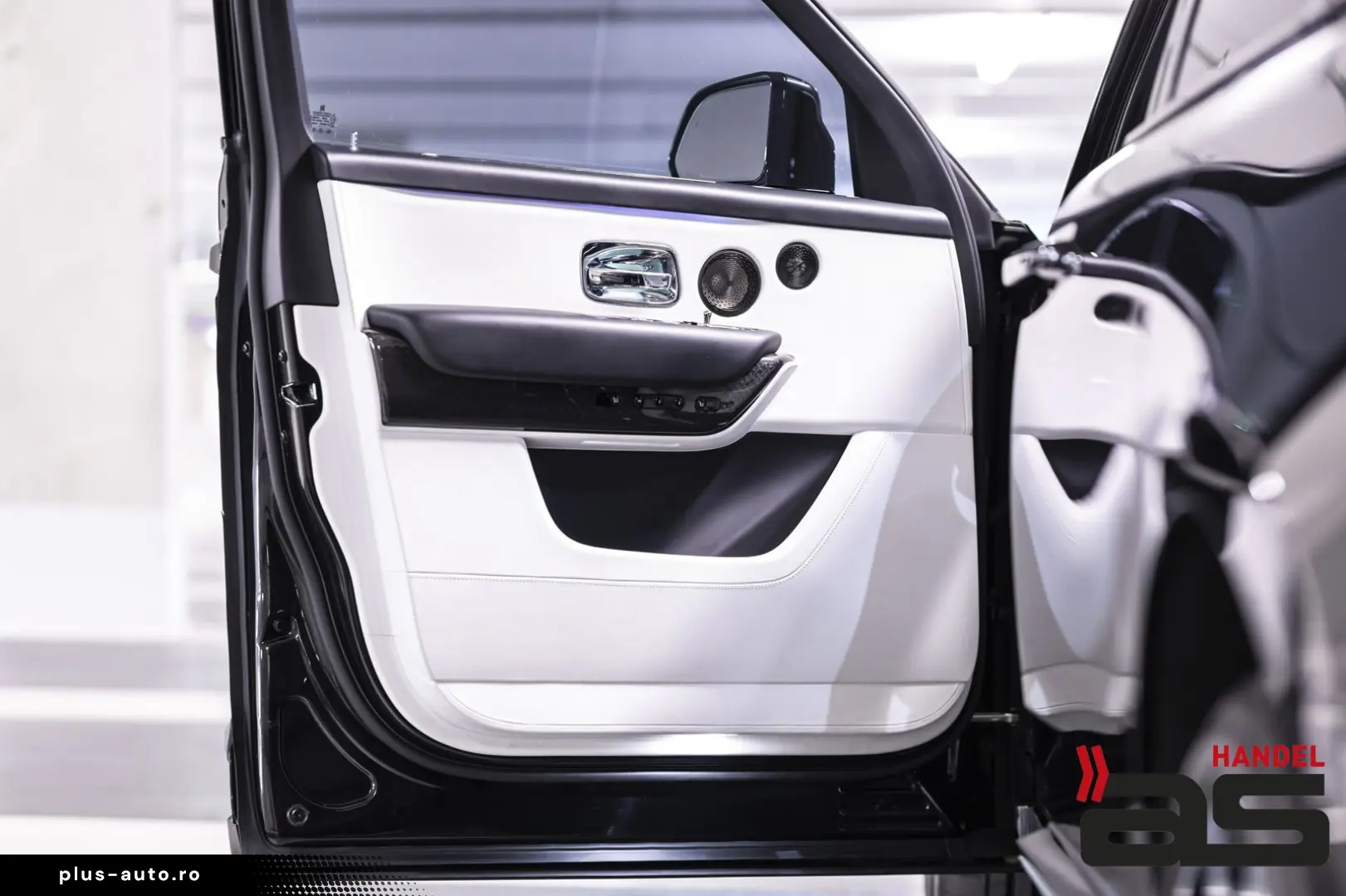 ROLLS ROYCE Cullinan BlackBadge Series II Starlight Bespoke