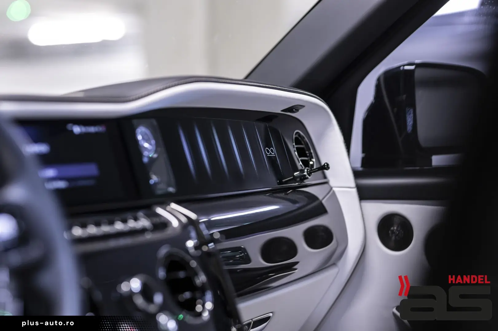 ROLLS ROYCE Cullinan BlackBadge Series II Starlight Bespoke