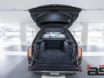 ROLLS ROYCE Cullinan BlackBadge Series II Starlight Bespoke
