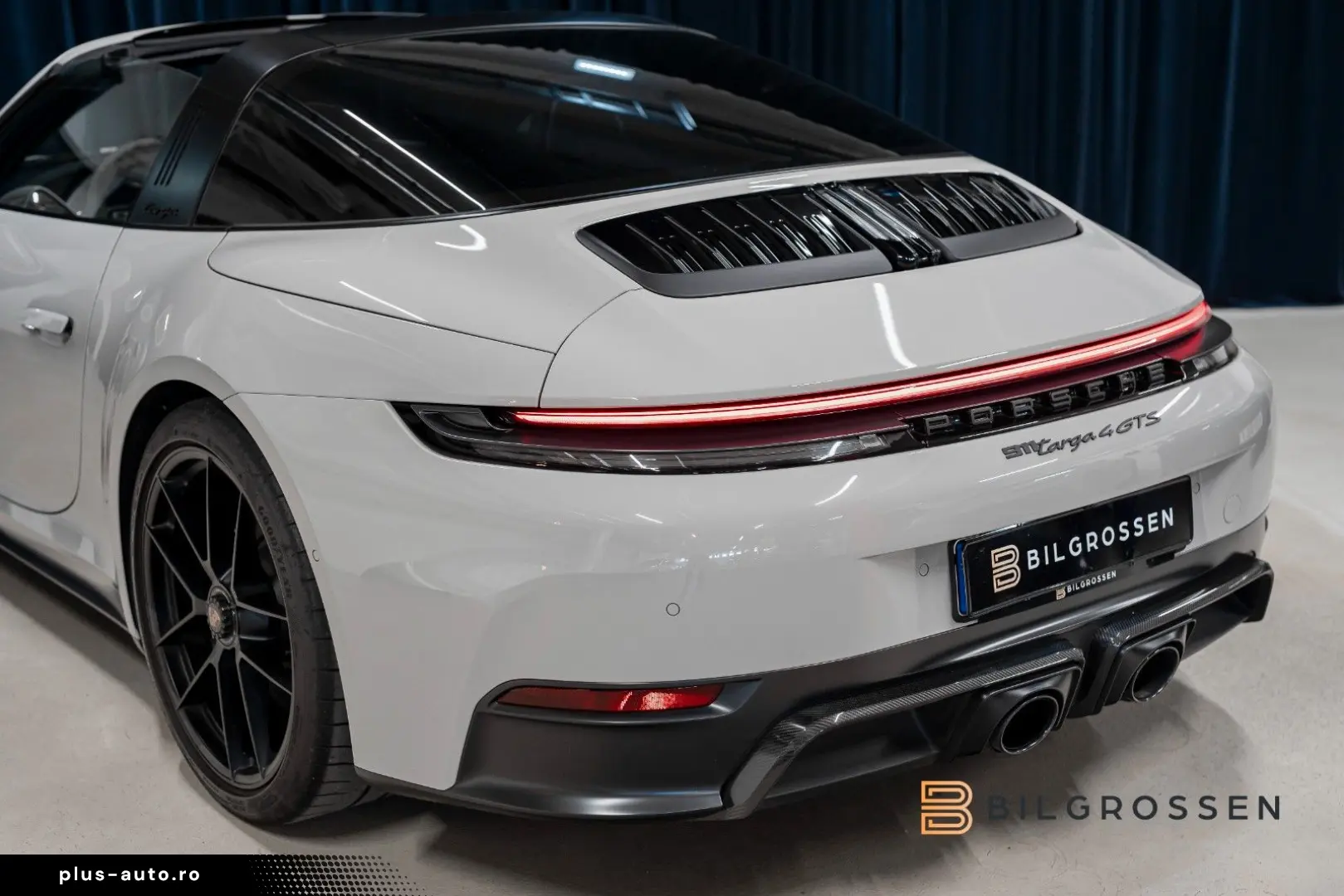 PORSCHE 911 Targa 4 GTS SportDesign Carbon Lyft BOSE