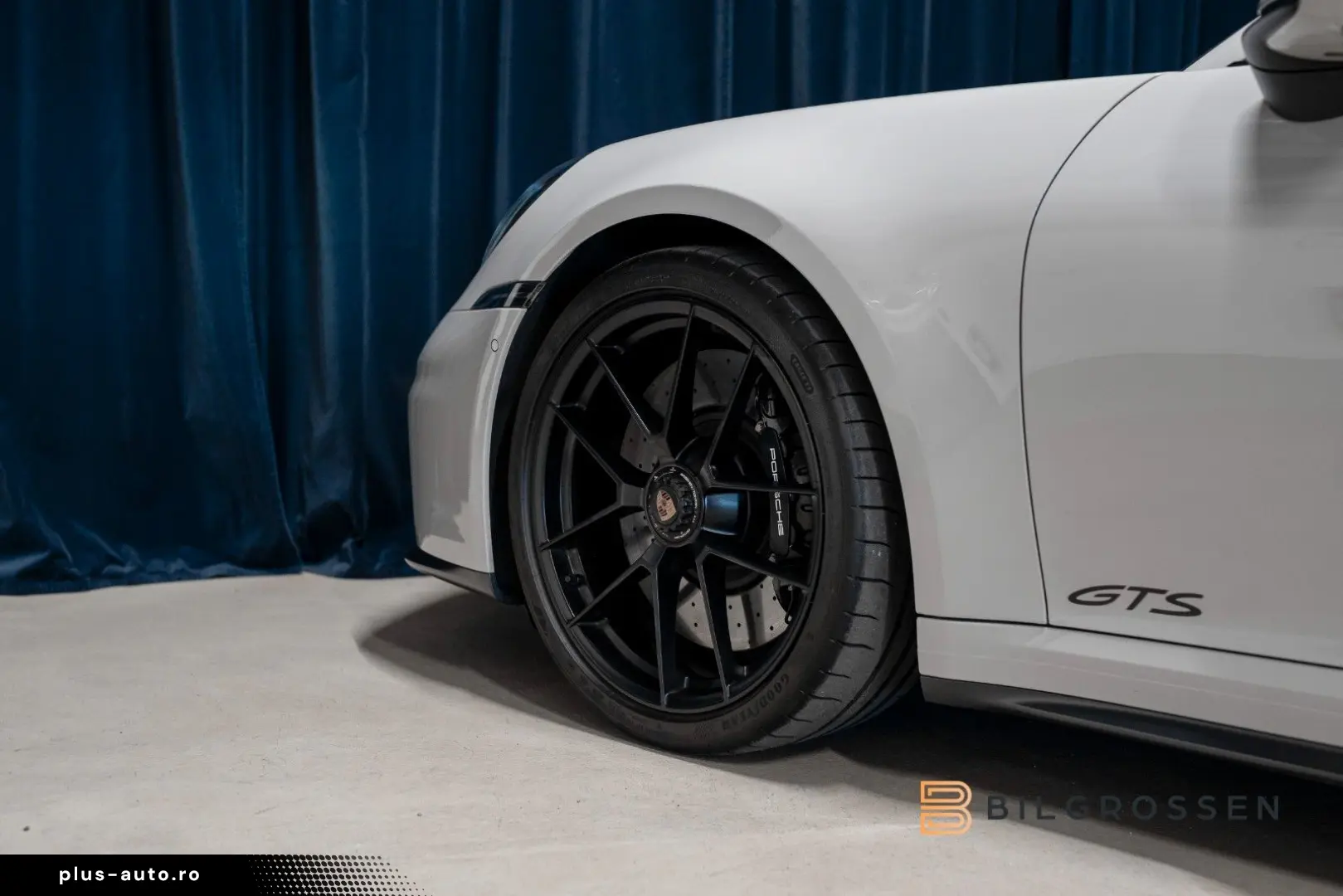 PORSCHE 911 Targa 4 GTS SportDesign Carbon Lyft BOSE