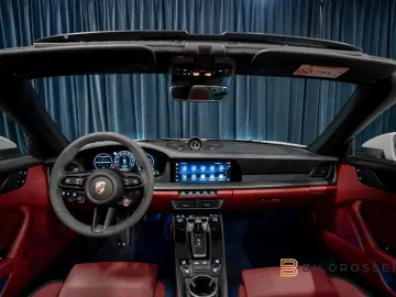 PORSCHE 911 Targa 4 GTS SportDesign Carbon Lyft BOSE