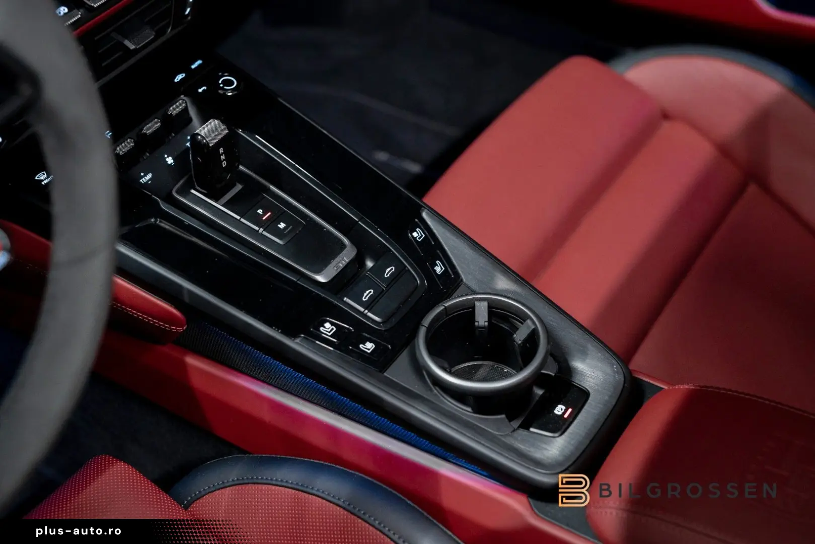 PORSCHE 911 Targa 4 GTS SportDesign Carbon Lyft BOSE