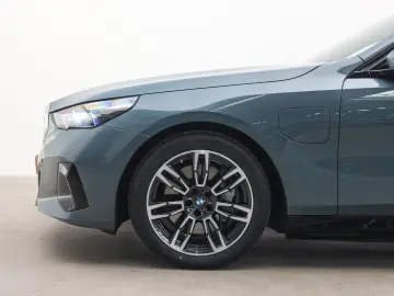 BMW 550 5 Serie 550e xDrive M Sport automatik   Pano