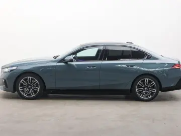 BMW 550 5 Serie 550e xDrive M Sport automatik   Pano