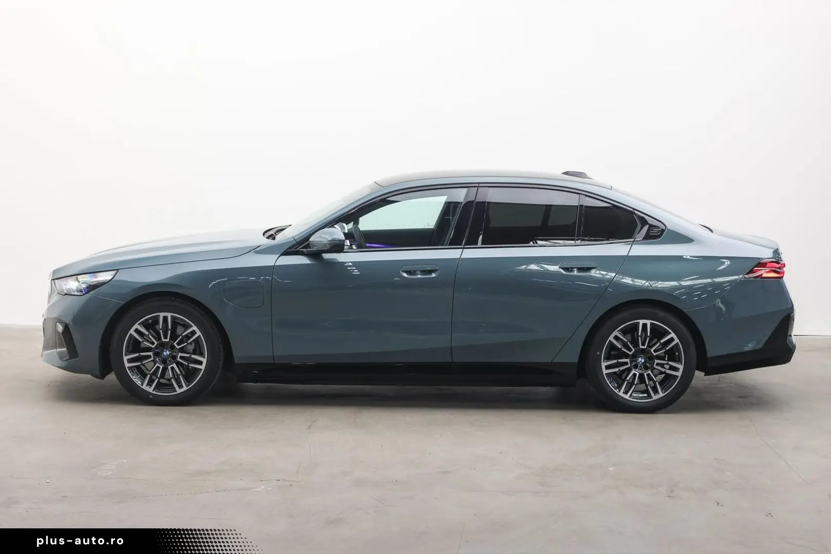 BMW 550 5 Serie 550e xDrive M Sport automatik   Pano