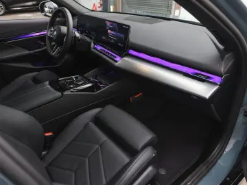 BMW 550 5 Serie 550e xDrive M Sport automatik   Pano