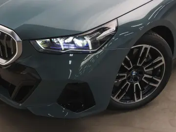BMW 550 5 Serie 550e xDrive M Sport automatik   Pano