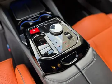 BMW M5 Plug-In Hybrid xDrive A
