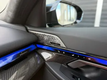 BMW M5 Plug-In Hybrid xDrive A