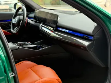 BMW M5 Plug-In Hybrid xDrive A