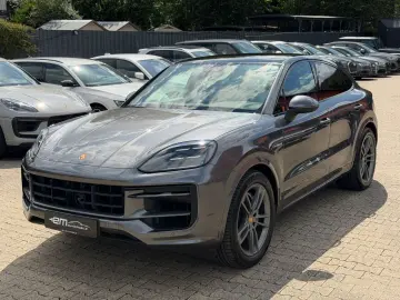 PORSCHE Cayenne Coupe E-Hybrid Sport Design Sport Chrono
