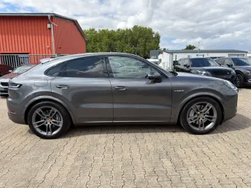 PORSCHE Cayenne Coupe E-Hybrid Sport Design Sport Chrono