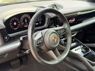 PORSCHE Cayenne Coupe E-Hybrid Sport Design Sport Chrono