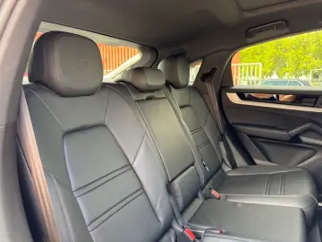 PORSCHE Cayenne Coupe E-Hybrid Sport Design Sport Chrono