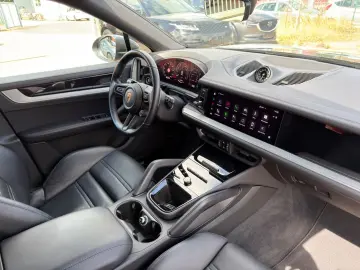 PORSCHE Cayenne Coupe E-Hybrid Sport Design Sport Chrono