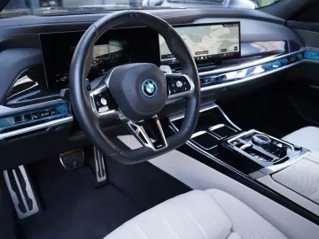 BMW 750e xDrive M Sport Pro-Sky Pano-B&W-ACC-AHK-21
