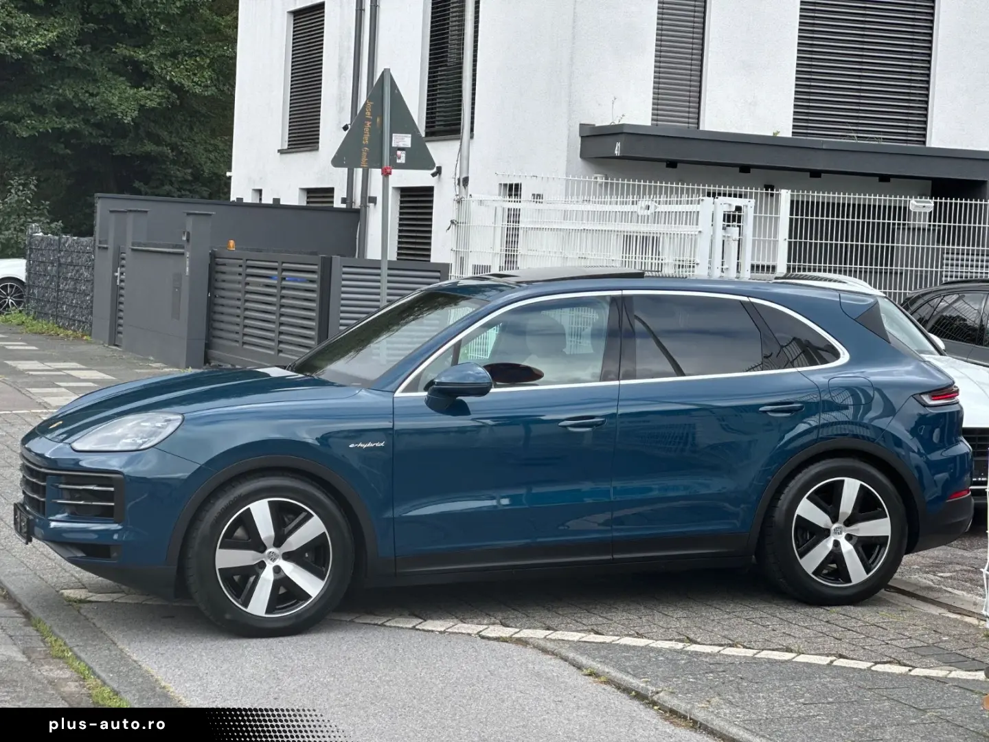 PORSCHE Cayenne E-Hybrid HINTERACHSLENKUNG NACHTSICHTASS