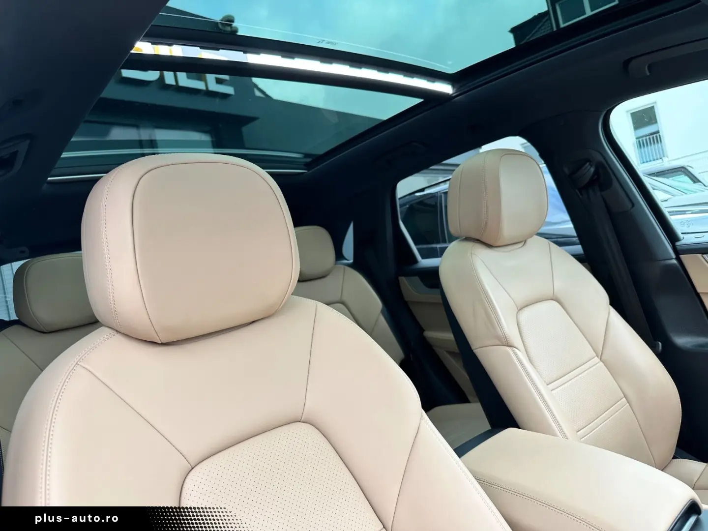 PORSCHE Cayenne E-Hybrid HINTERACHSLENKUNG NACHTSICHTASS