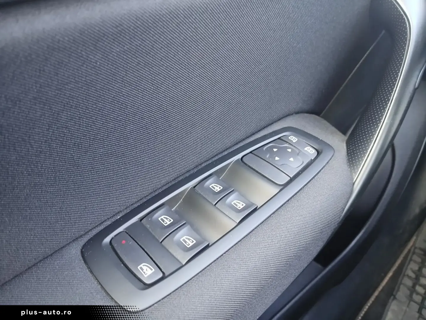 Renault Megane Sedan AUTHENTIQUE TCe 140 GPF