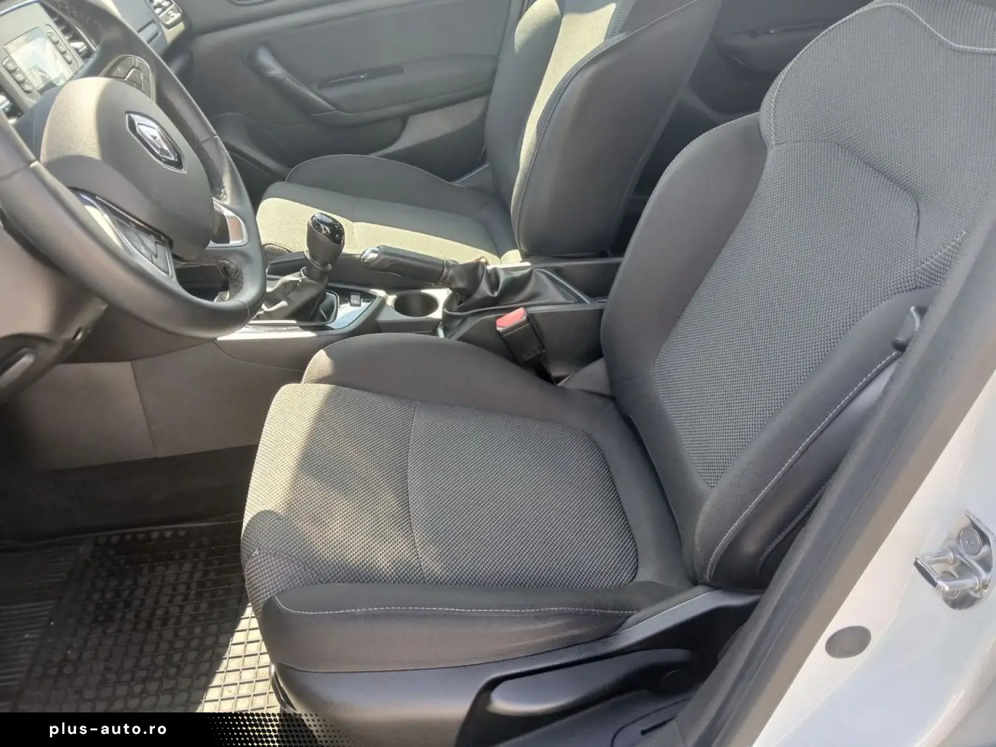 Renault Megane Sedan AUTHENTIQUE TCe 140 GPF