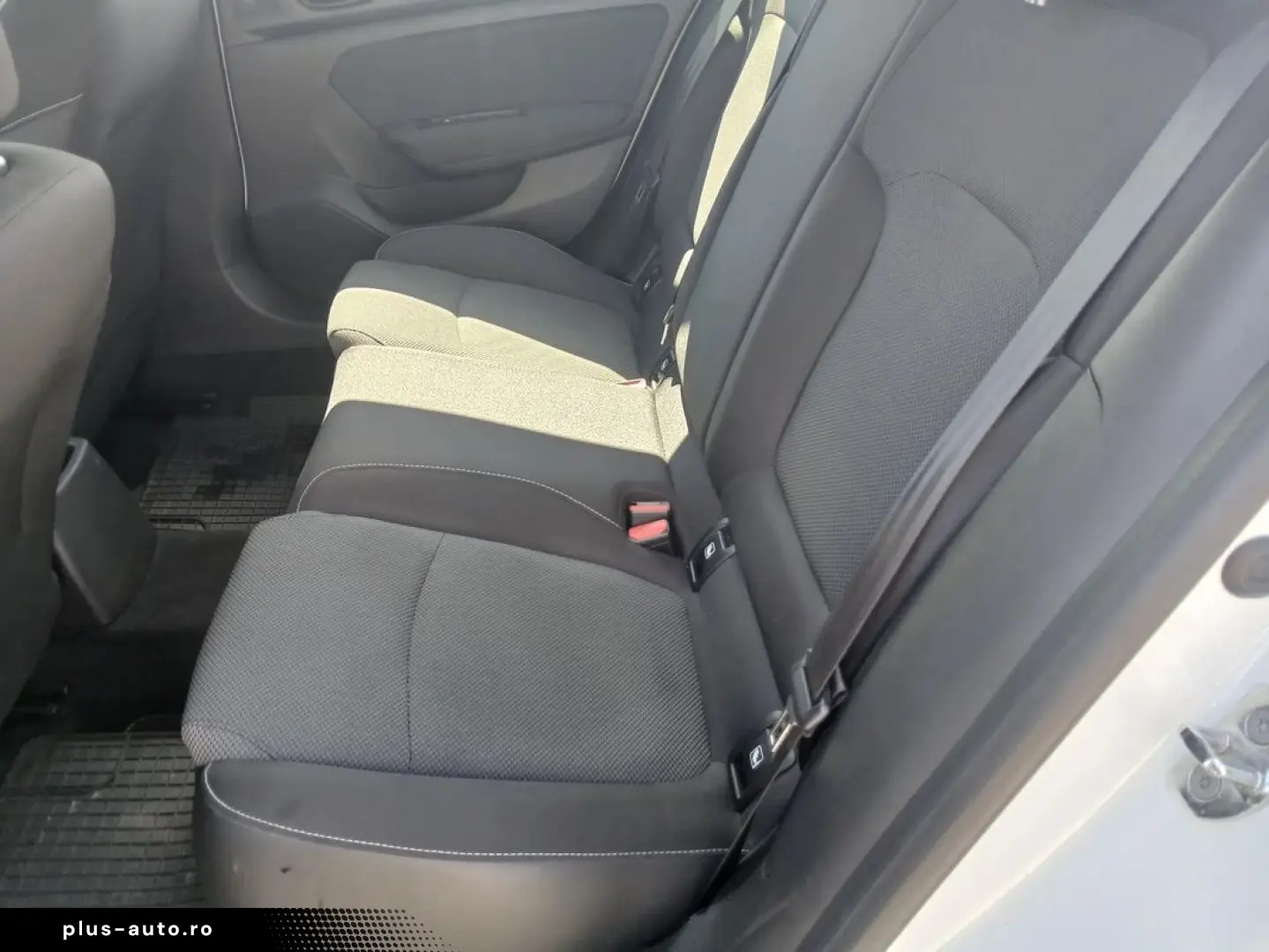 Renault Megane Sedan AUTHENTIQUE TCe 140 GPF