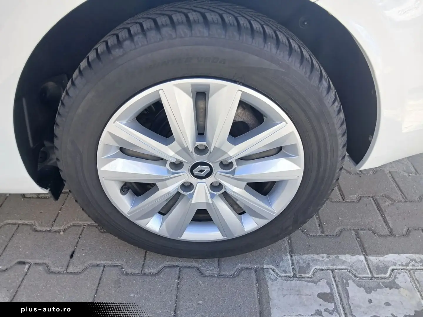 Renault Megane Sedan AUTHENTIQUE TCe 140 GPF