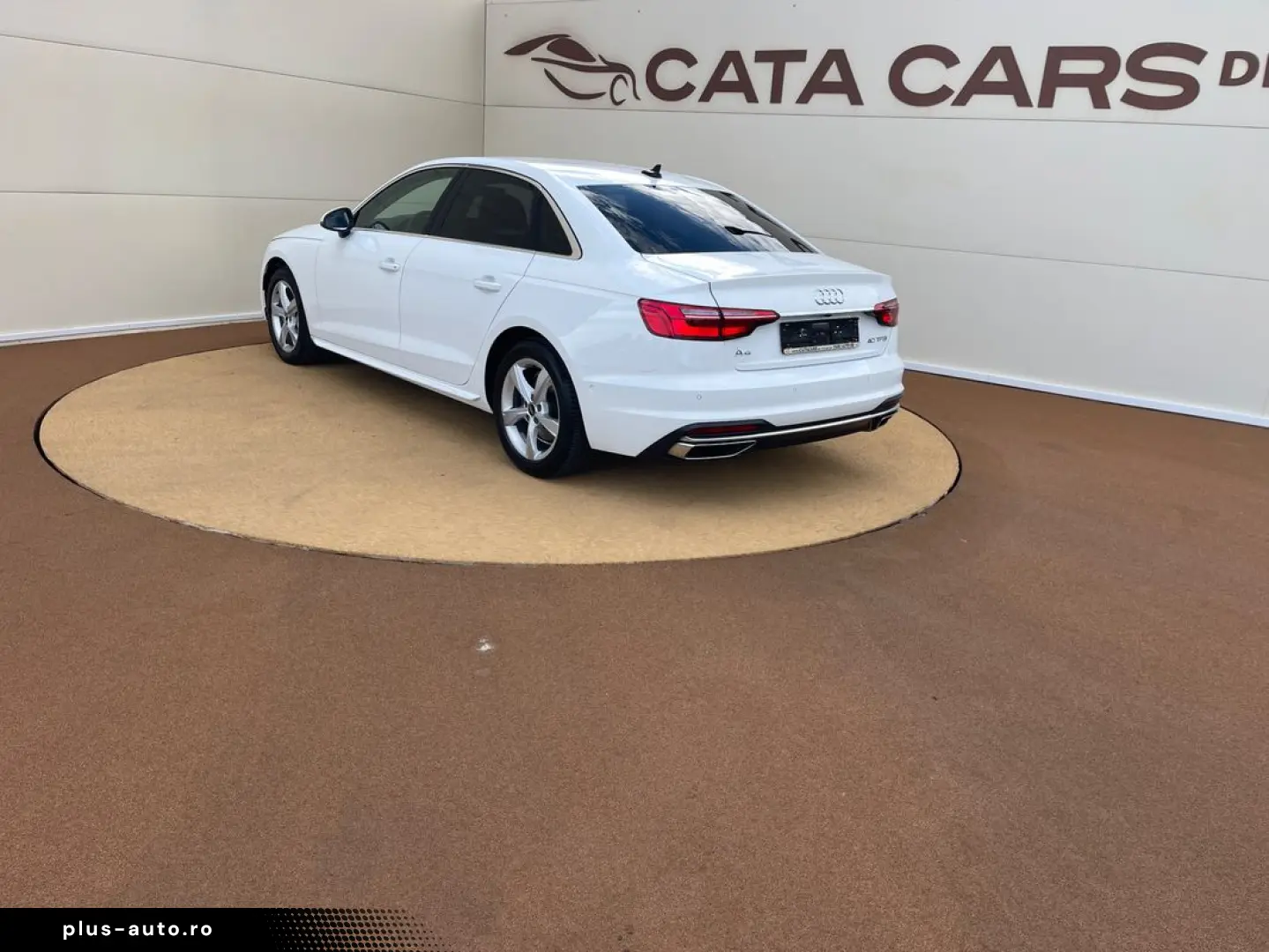 Audi A4 40TFSI  204CP  LED  Navi  Camera  CarPlay  Cockpit