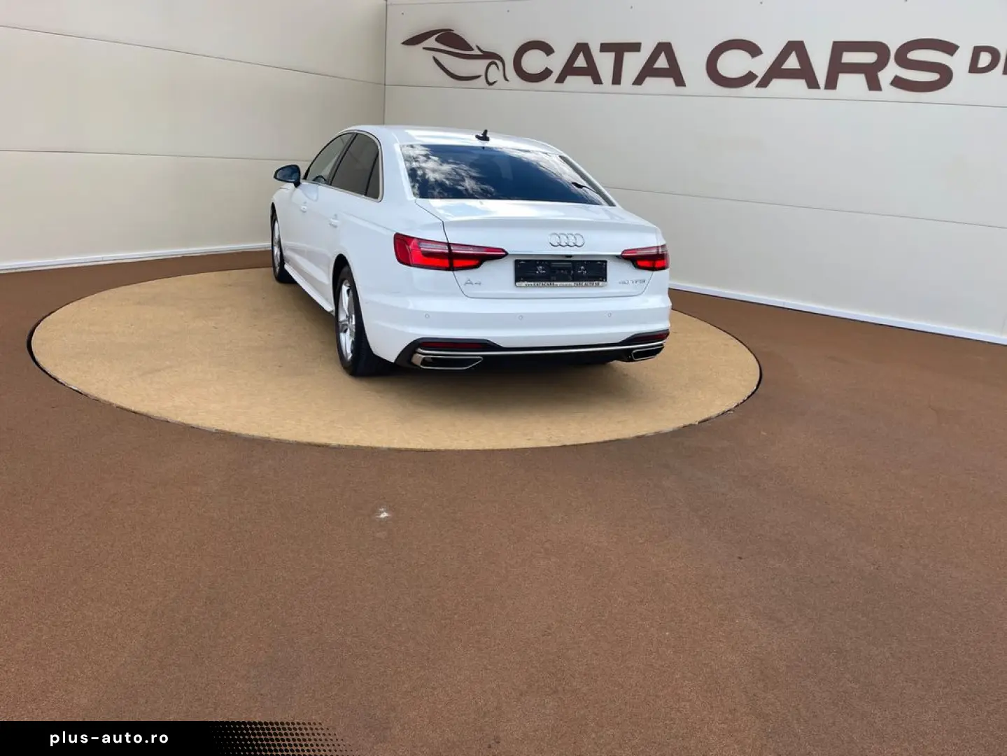 Audi A4 40TFSI  204CP  LED  Navi  Camera  CarPlay  Cockpit