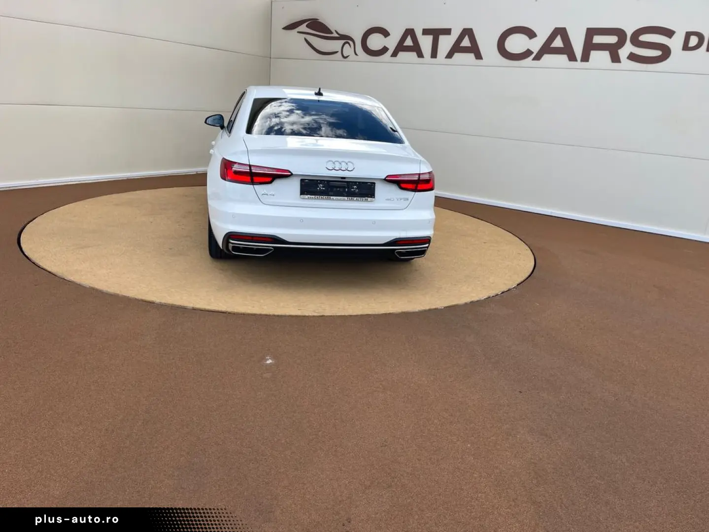 Audi A4 40TFSI  204CP  LED  Navi  Camera  CarPlay  Cockpit