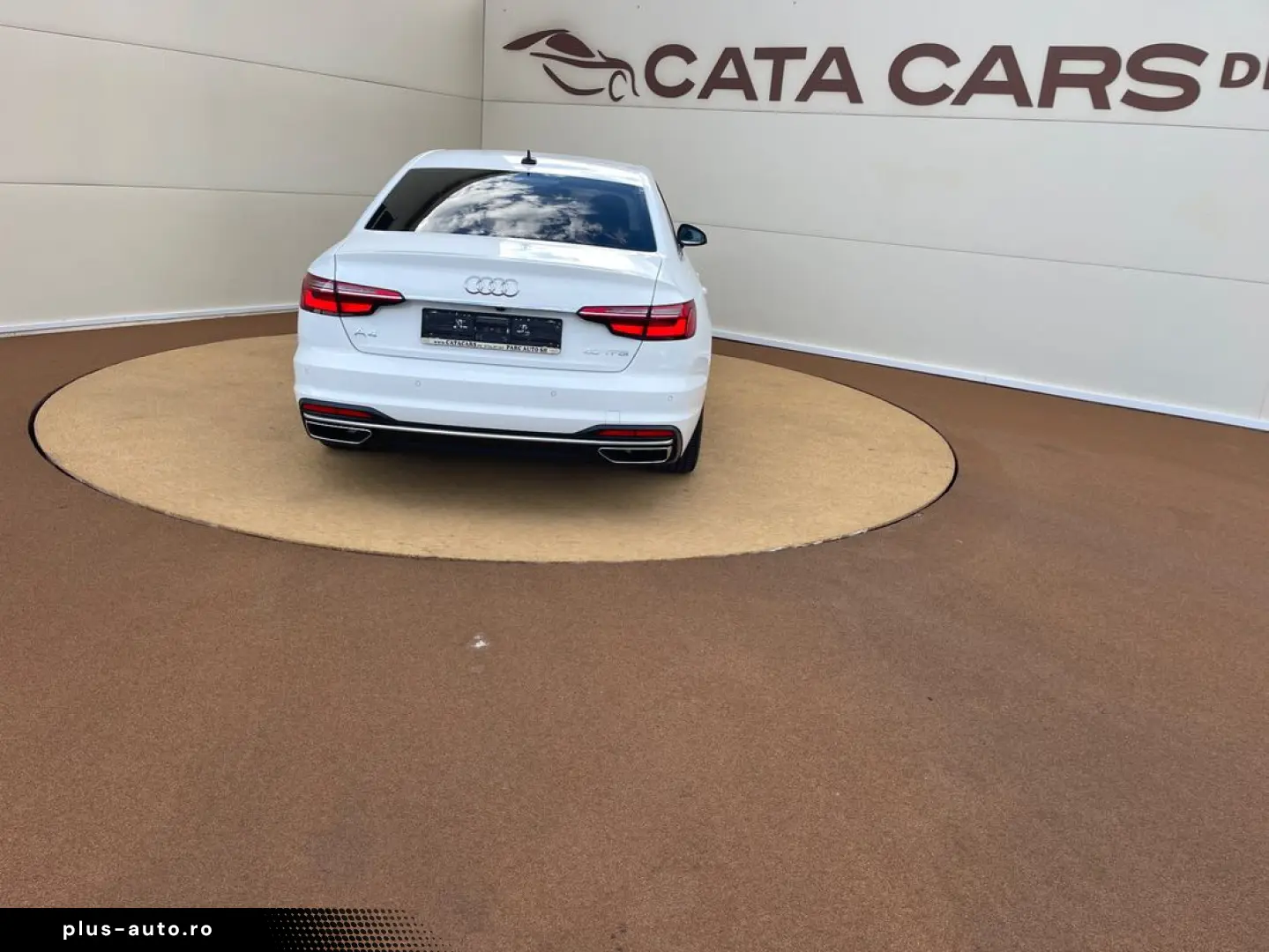 Audi A4 40TFSI  204CP  LED  Navi  Camera  CarPlay  Cockpit