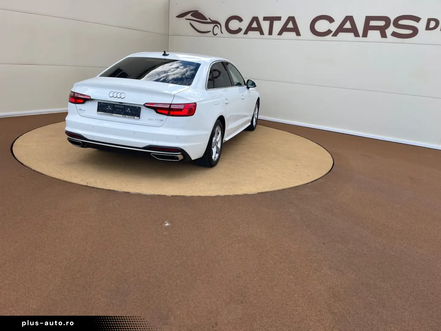 Audi A4 40TFSI  204CP  LED  Navi  Camera  CarPlay  Cockpit