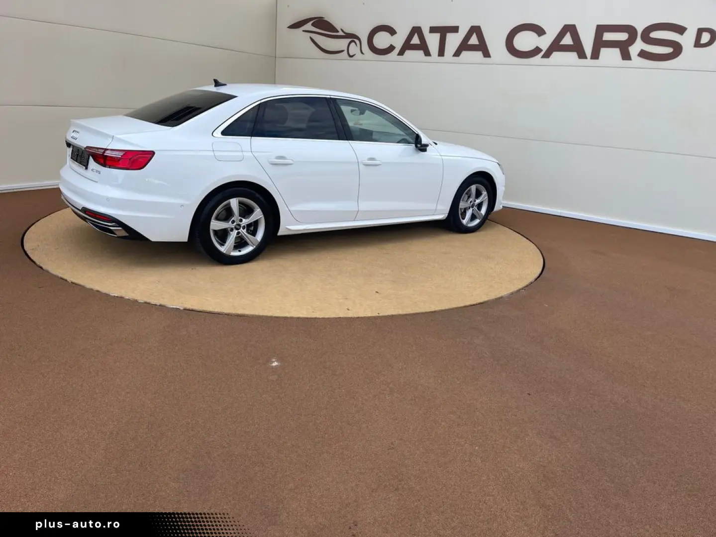 Audi A4 40TFSI  204CP  LED  Navi  Camera  CarPlay  Cockpit