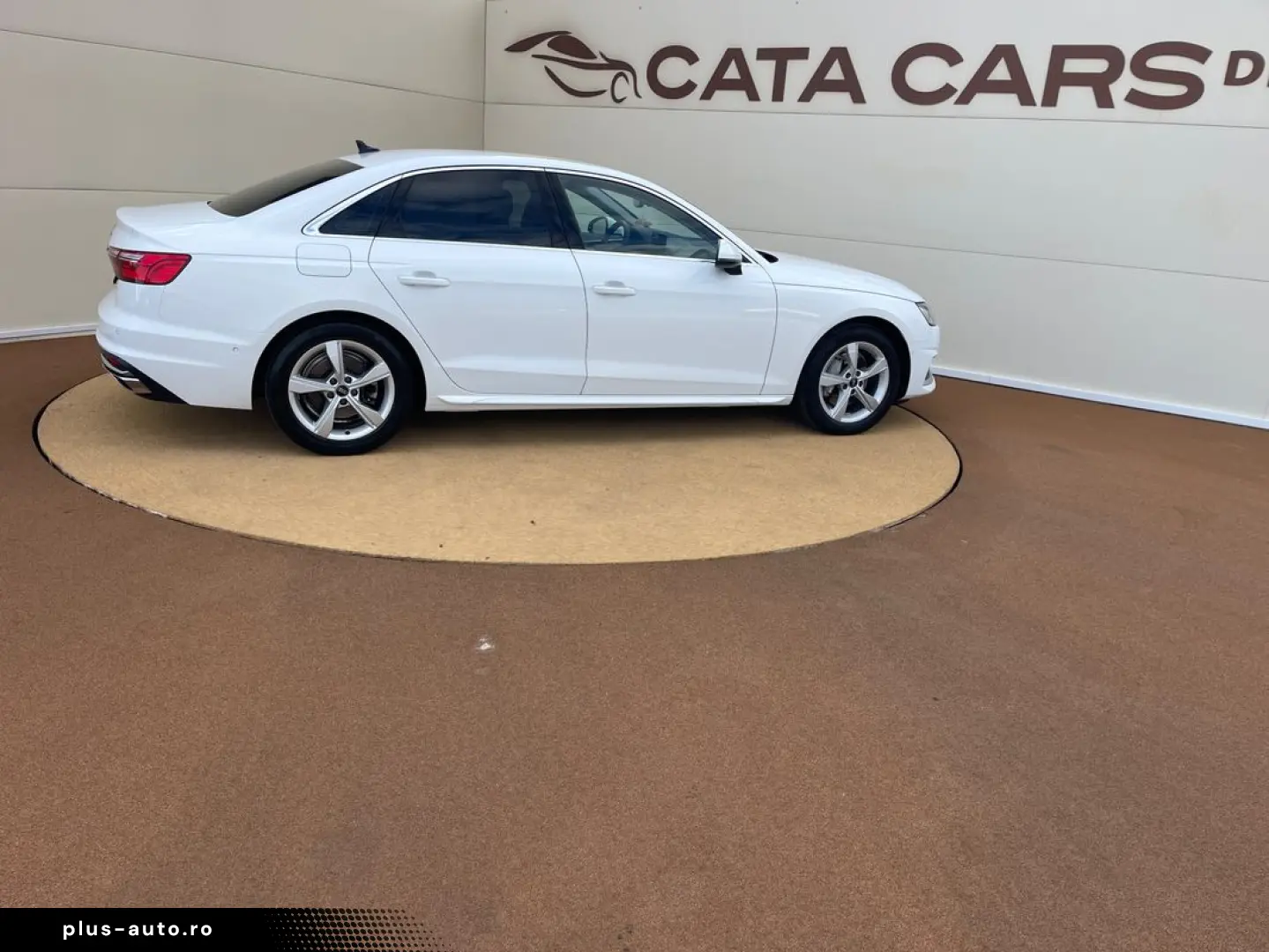 Audi A4 40TFSI  204CP  LED  Navi  Camera  CarPlay  Cockpit