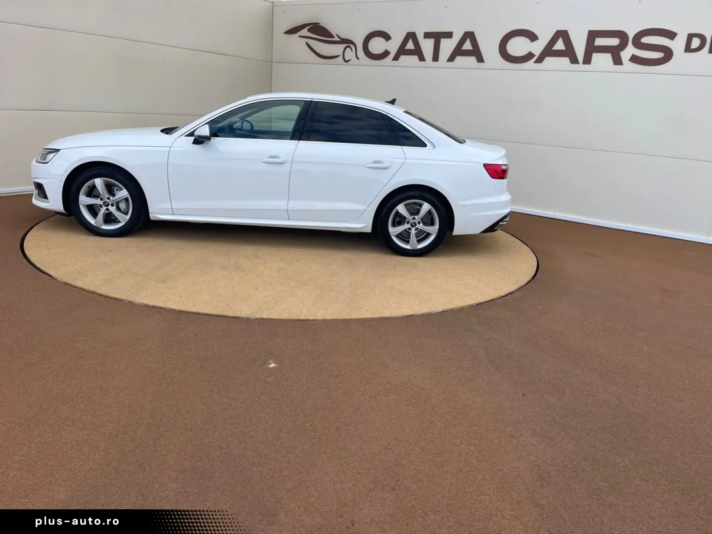 Audi A4 40TFSI  204CP  LED  Navi  Camera  CarPlay  Cockpit