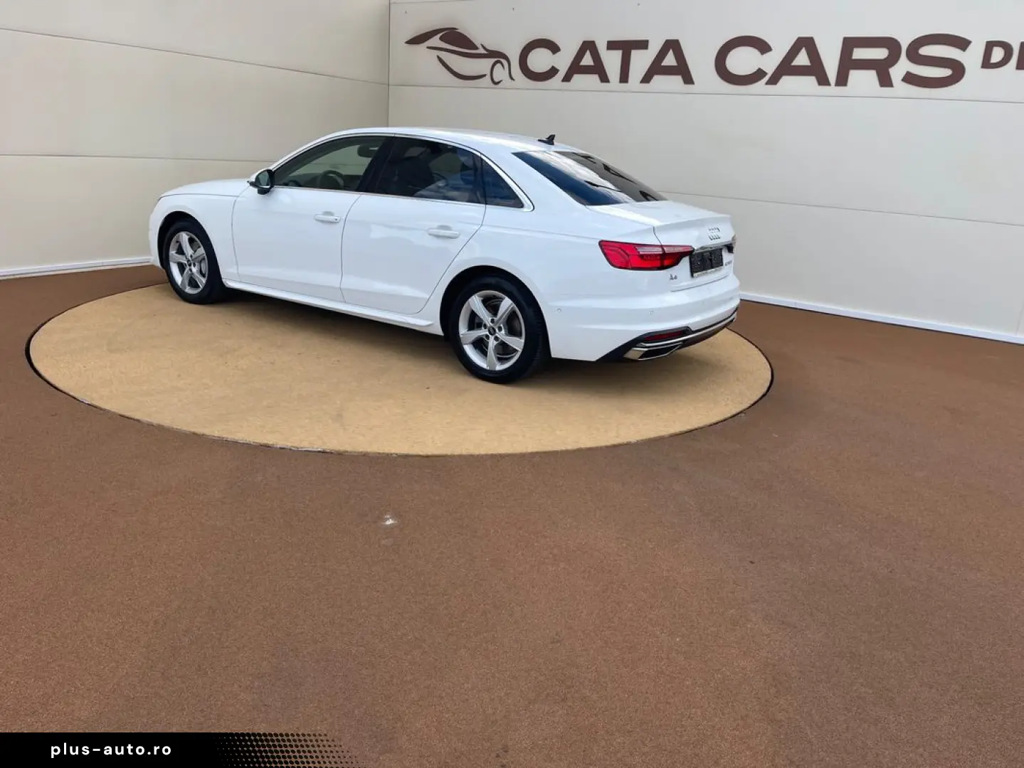 Audi A4 40TFSI  204CP  LED  Navi  Camera  CarPlay  Cockpit
