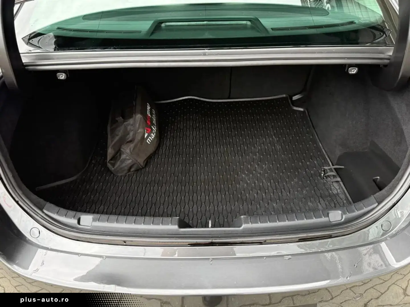 Mazda 3 SDNPlus Skyactiv-G122 At Plus