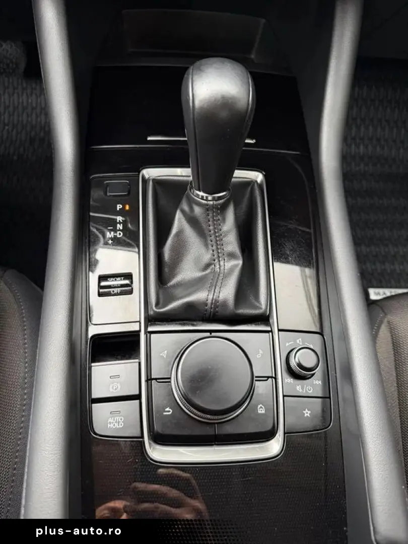 Mazda 3 SDNPlus Skyactiv-G122 At Plus
