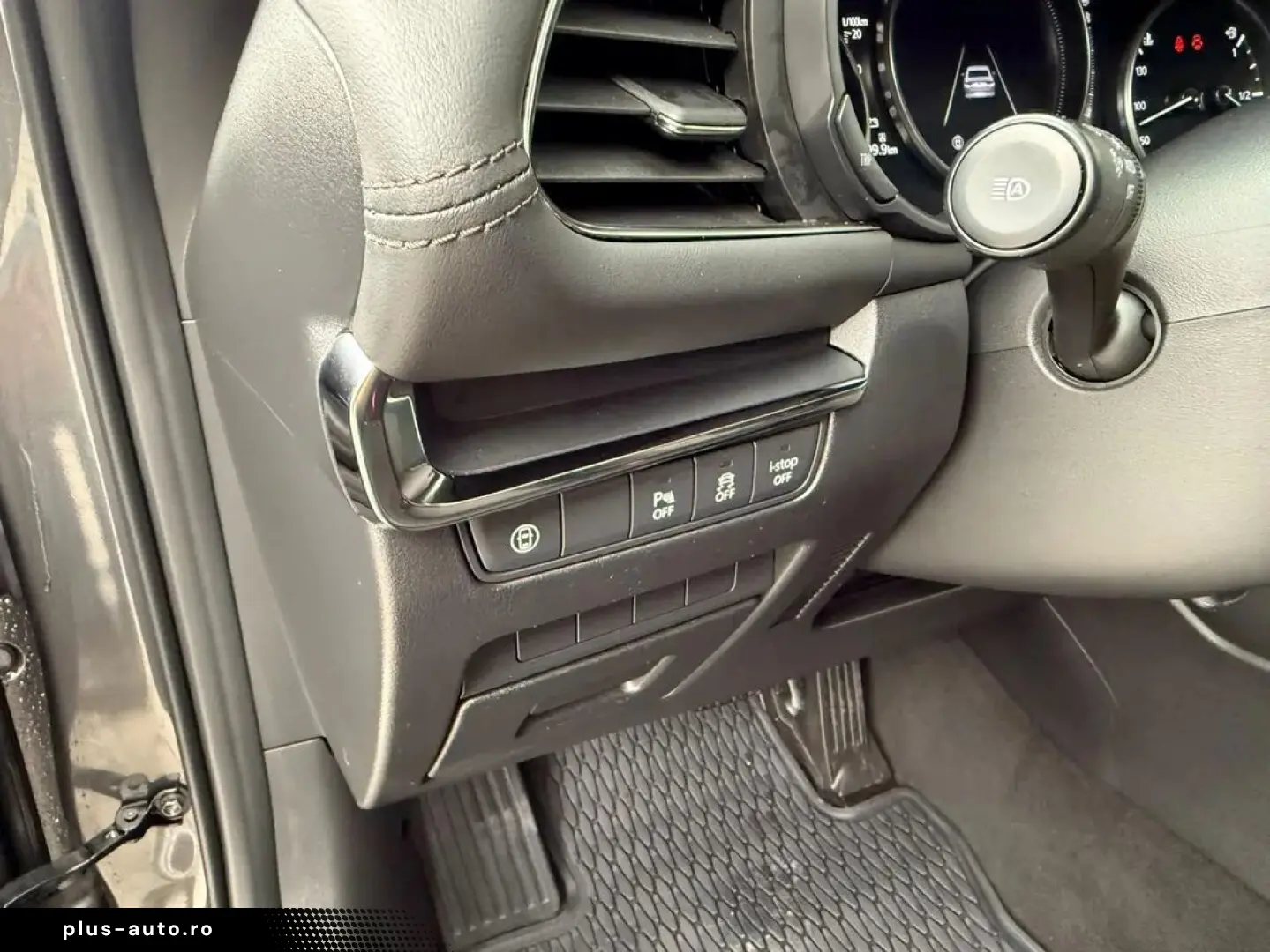 Mazda 3 SDNPlus Skyactiv-G122 At Plus